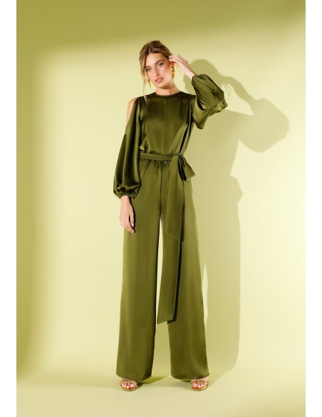 Mono de fiesta satinado verde oliva con manga larga abierta