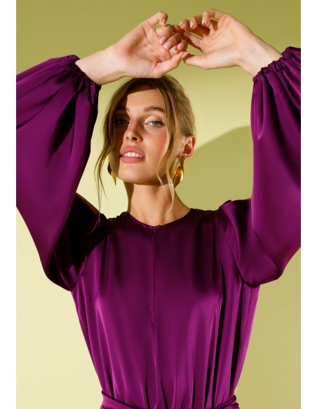 Long violet satin party jumpsuit with slashed sleeves
