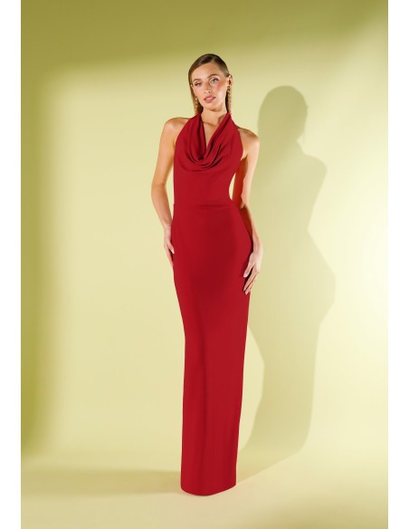 Vestido largo de punto rojo con escote cascada drapeado