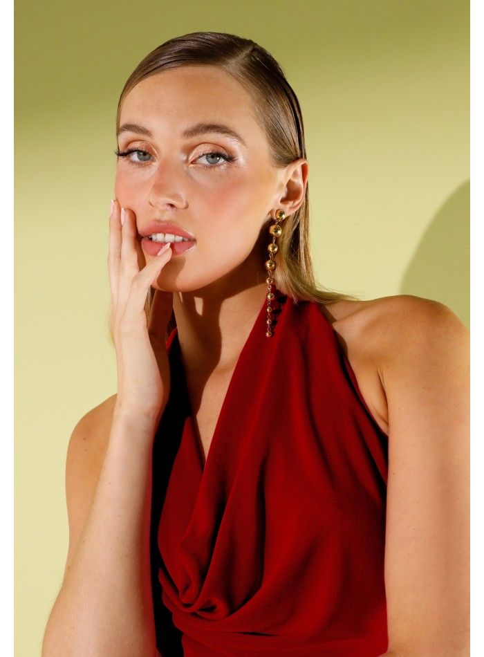 Longue robe rouge en maille avec encolure en...