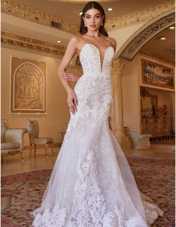 Robe de mariée en dentelle sans bretelles avec décolleté...