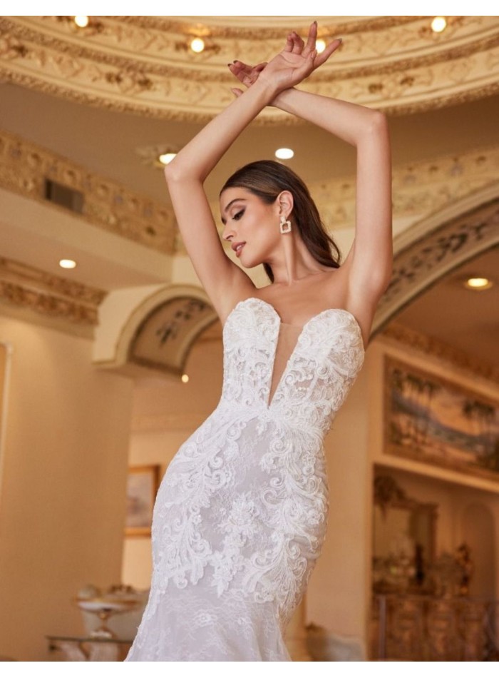 Robe de mariée en dentelle sans bretelles avec...