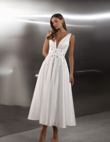 Midi party dress with neckline and embroidered rhinestone details