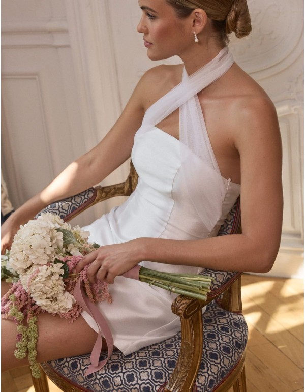 Short wedding dress strapless neckline 2