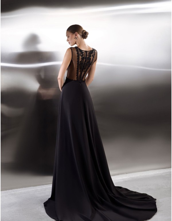 Robe de soirée longue avec dos brodé de strass et de... 2