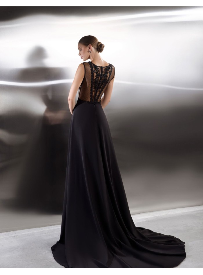 Vestido largo de fiesta con espalda bordada de...