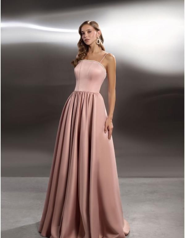 Vestido largo de fiesta con escote de perlas y tirantes