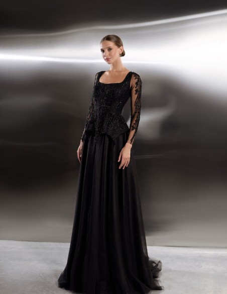Robe de soirée longue avec corsage en strass et manches longues en tulle