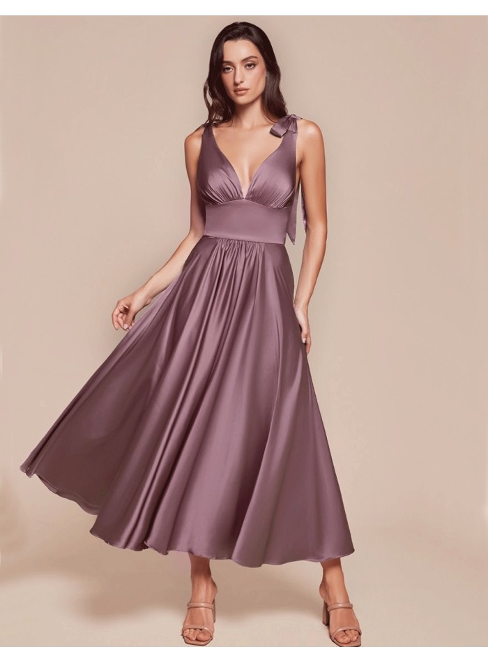 Satin midi dress with a floaty skirt for a guests