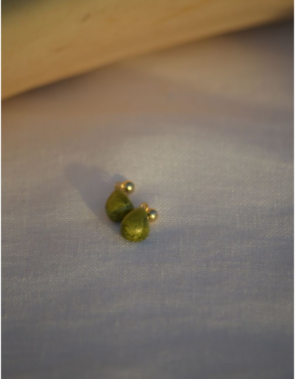 Teardrop earrings in Olive Green