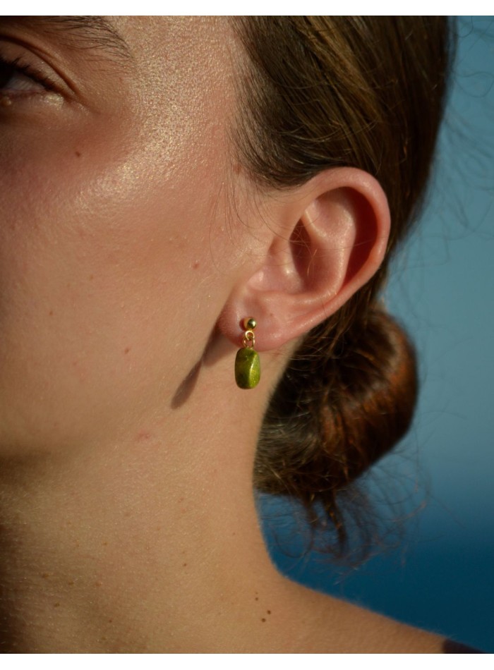 Teardrop earrings in Olive Green