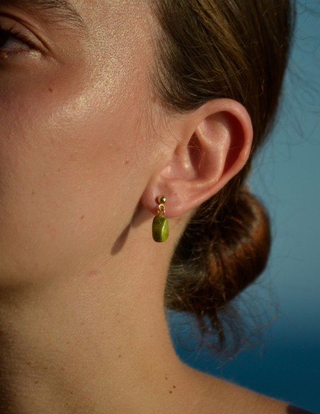 Boucles d'oreilles gouttes en vert olive
