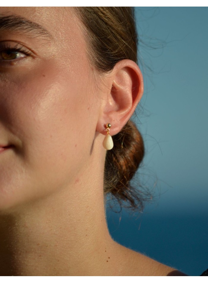 Boucles d'oreilles en forme de goutte nacrée