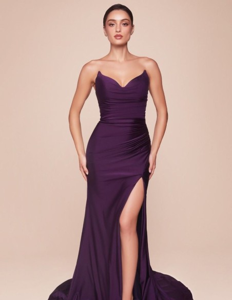 Gown satin dress with sweetheart neckline for guests