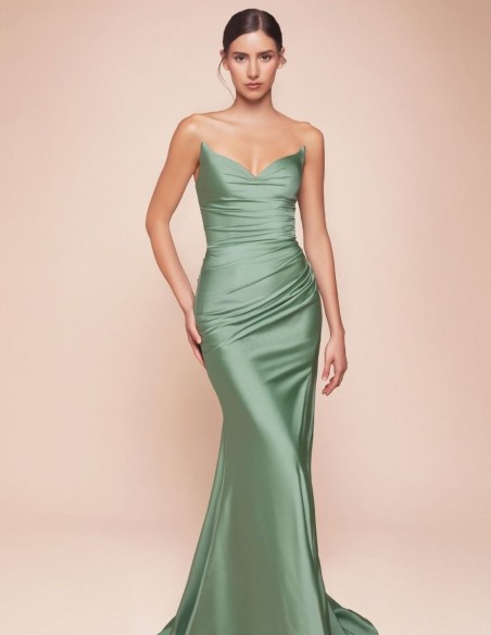 Gown satin dress with sweetheart neckline for guests