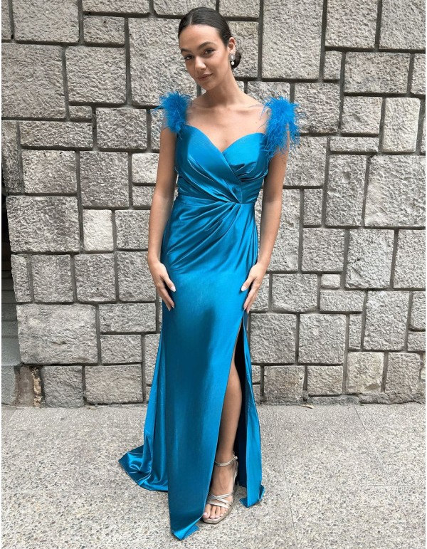 Robe de soirée pour invitée avec plumes sur l'épaule 2