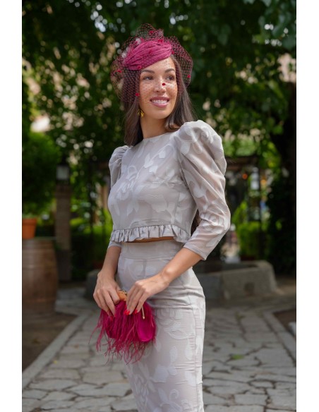 Conjunto de falda y crop top gris perla