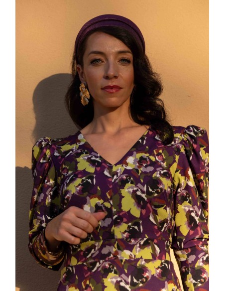 Guest tiara in wine raffia