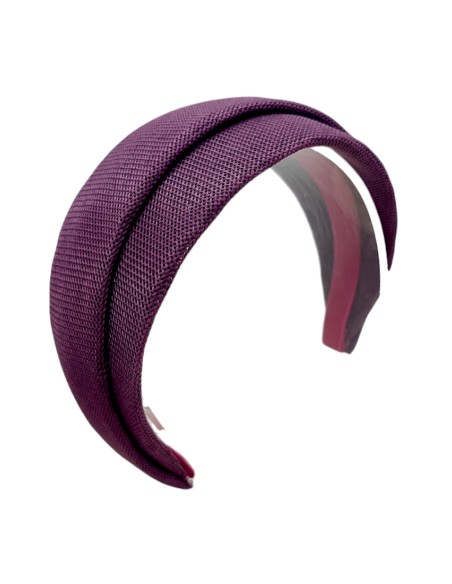 Guest tiara in wine raffia