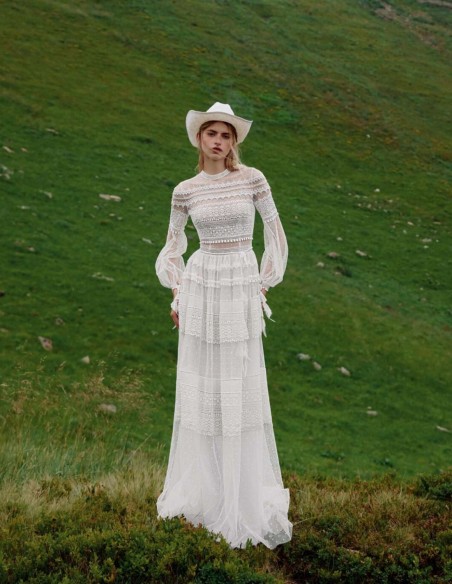 Robe de mariée longue en tulle et dentelle