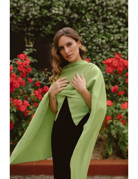 Robe de soirée midi bicolore avec écharpe et décolleté en V pour les invités bicolores