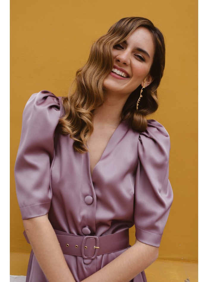 Vestido midi para boda de raso con cinturón