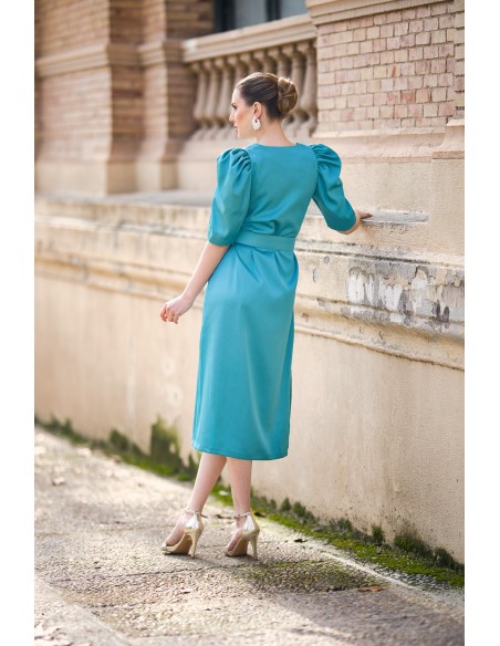 Robe midi en satin avec manches bouffantes et ceinture