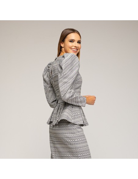 Top para invitada con mangas abullonadas en blanco y negro