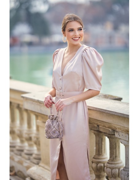 Vestido midi de raso con escote en pico y manga abullonada