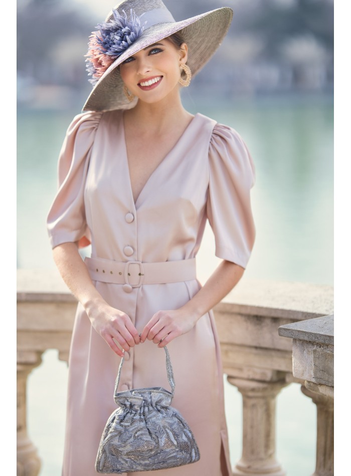 Robe midi en satin avec décolleté en V et...