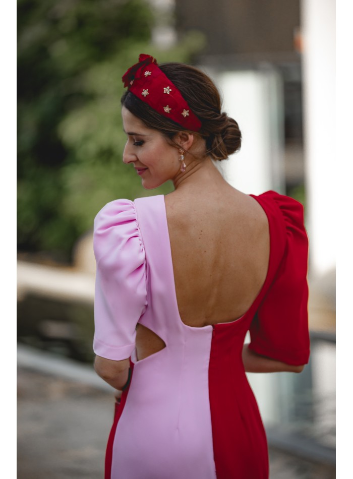 Robe midi bicolore avec découpe pour les invités
