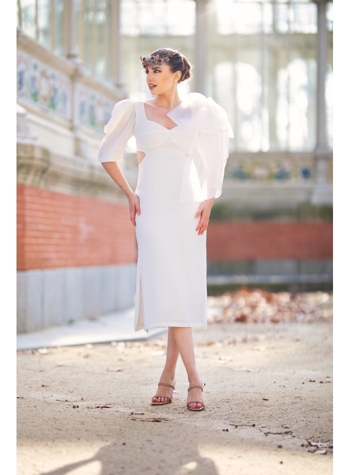 Midi dress with cut-out and white maxi bow detail
