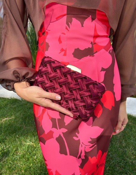 Bolso de fiesta de raso trenzado para invitada granate
