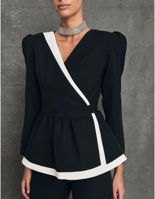 Chaqueta de traje para invitada con peplum en negro 2