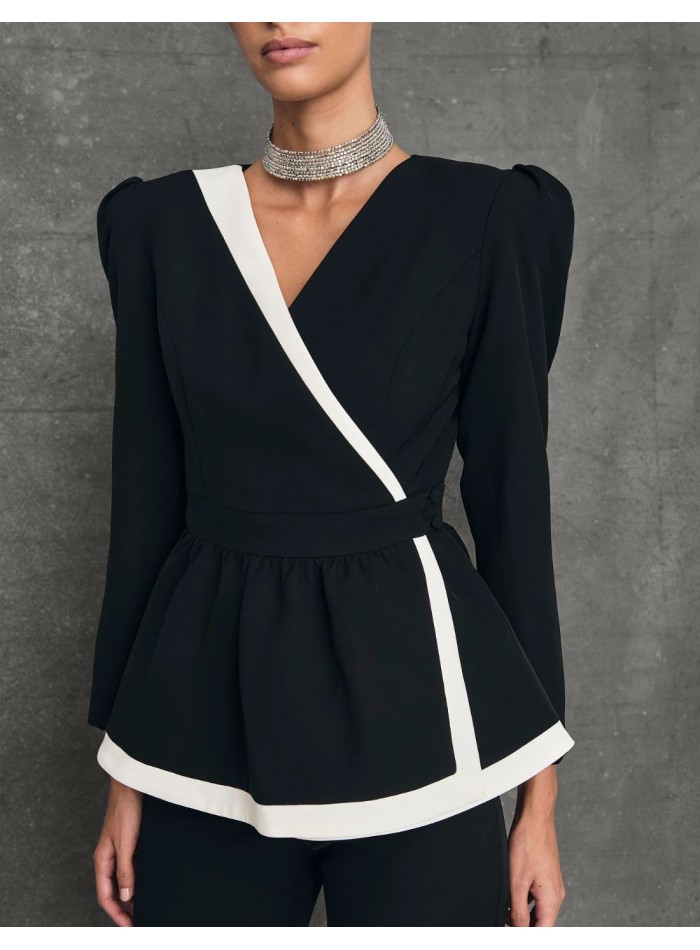 Chaqueta de traje para invitada con peplum