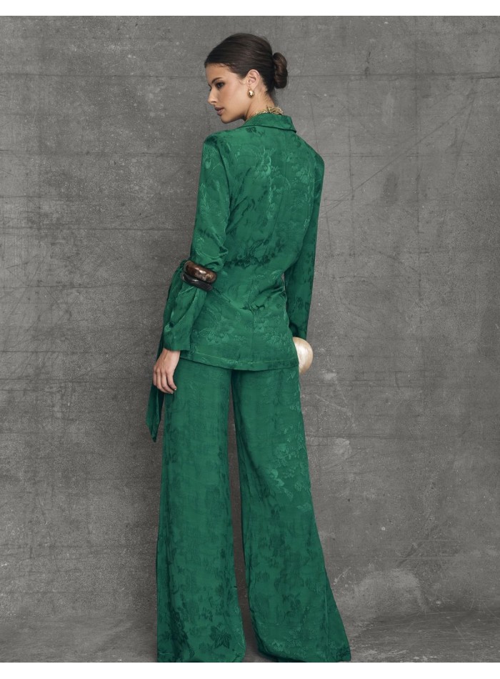 Pantalón para invitada con corte acampanado