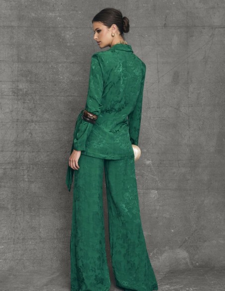 Pantalon d'invité à la coupe évasée