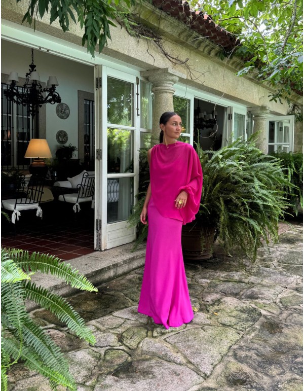 Robe longue avec bretelles spaghetti et cape en...