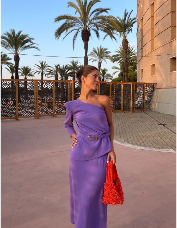 Conjunto de top asimétrico con manga larga y falda lápiz - Laura Fiz