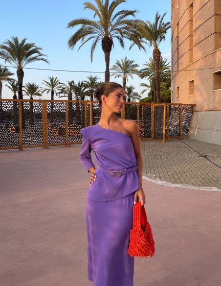 Ensemble Top asymétrique à manches longues et Jupe crayon