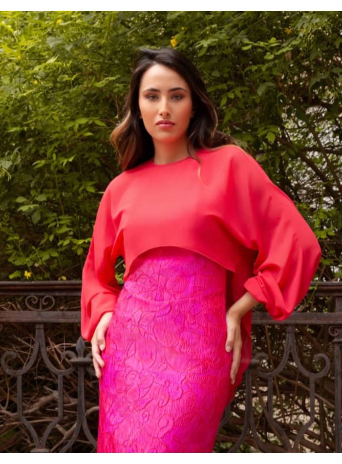 Party cape with sleeves