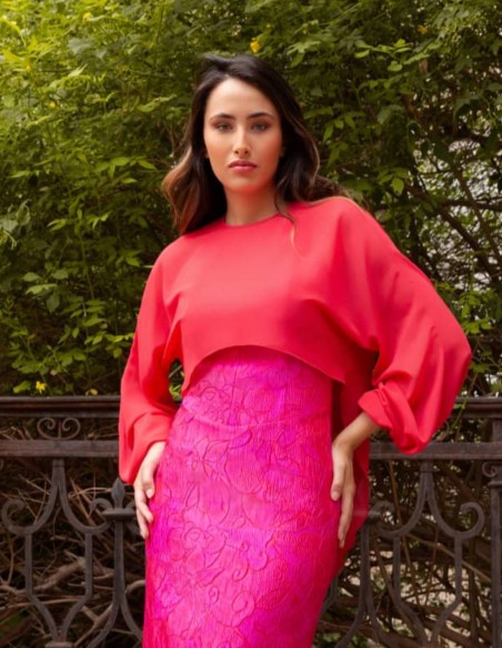 Party cape with sleeves