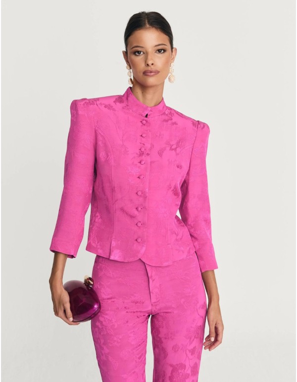 Chaqueta con cuello alzado y botones forrados