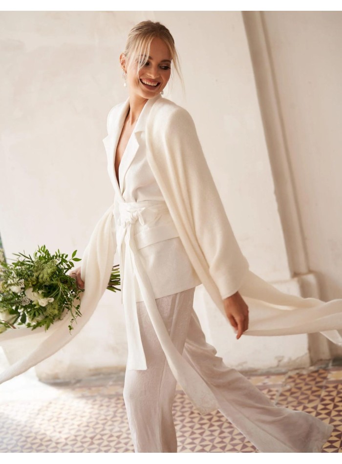 Blazer de escote cruzado y detalle fajín