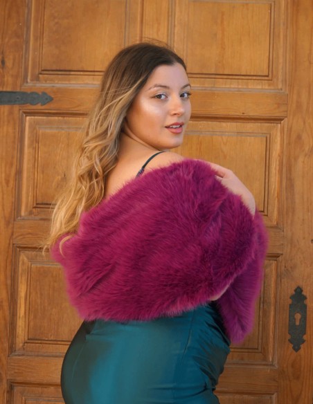 Synthetic lake hair stole