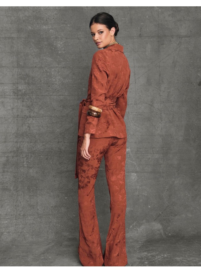 Guest blouse with closed neckline and sash