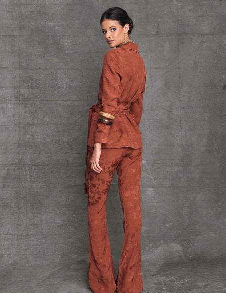 Guest blouse with closed neckline and sash