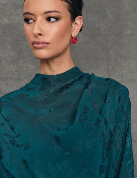 Guest blouse with closed neckline and sash