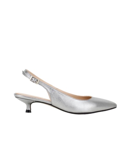 Chaussure à talon bas avec finition métallique