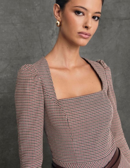 Midi dress with square neckline and flared skirt